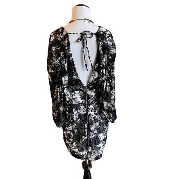 New Caribbean Queen Sexy Backless Dress Medium - Picture 3 of 13